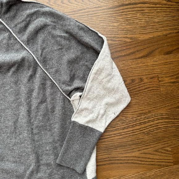 VINEYARD VINES Turtle neck Sweater Women's size LARGE two tone - Picture 3 of 6